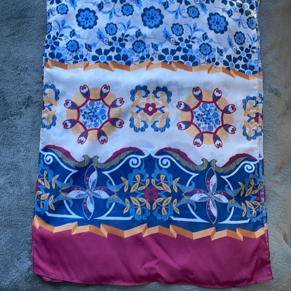 Scarf Me 100% Silk Floral Scarf Wrap - Picture 2 of 4
